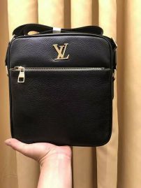 Picture of LV Mens Bags _SKUfw134077750fw